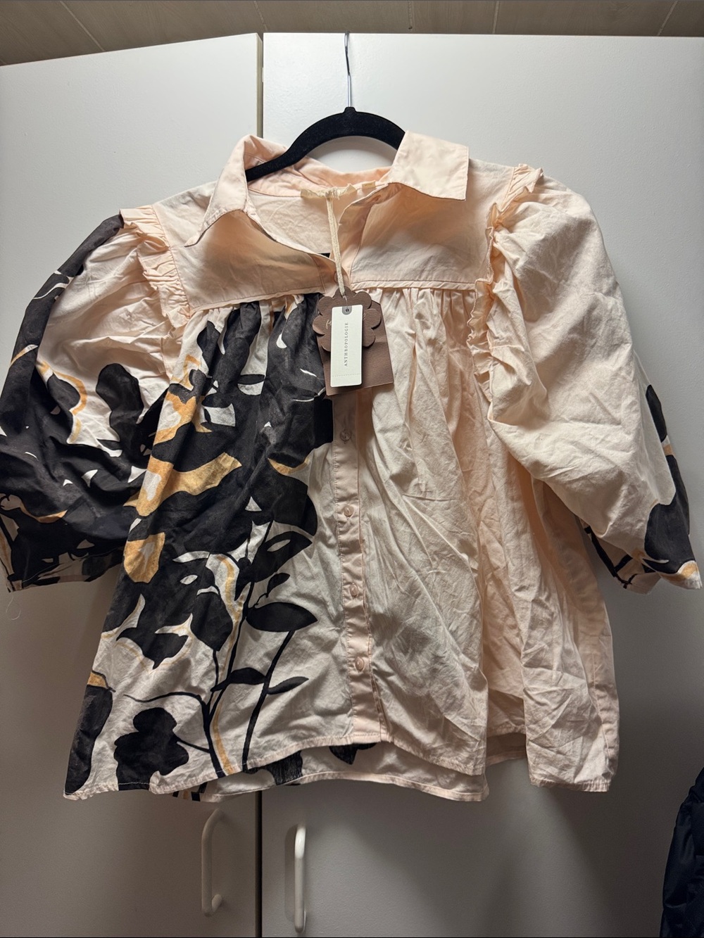 Anthropologie Peach and Black Floral Puff-Sleeve Button-Up Blouse